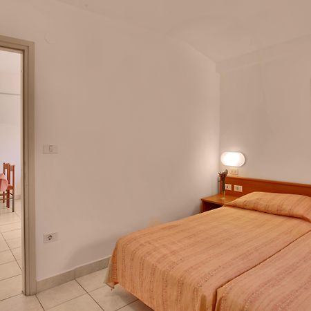Villas Rubin Apartments โรวีน ภายนอก รูปภาพ